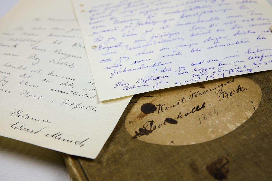 Minutes of the Gothenburg art association, and letters to the association from artists Edvard Munch and Carl Kylberg. 