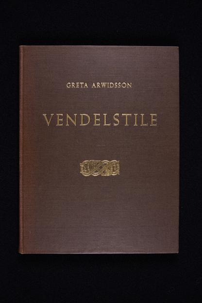 Omslag av Greta Arwidssons bok Vendelstile, 1942.